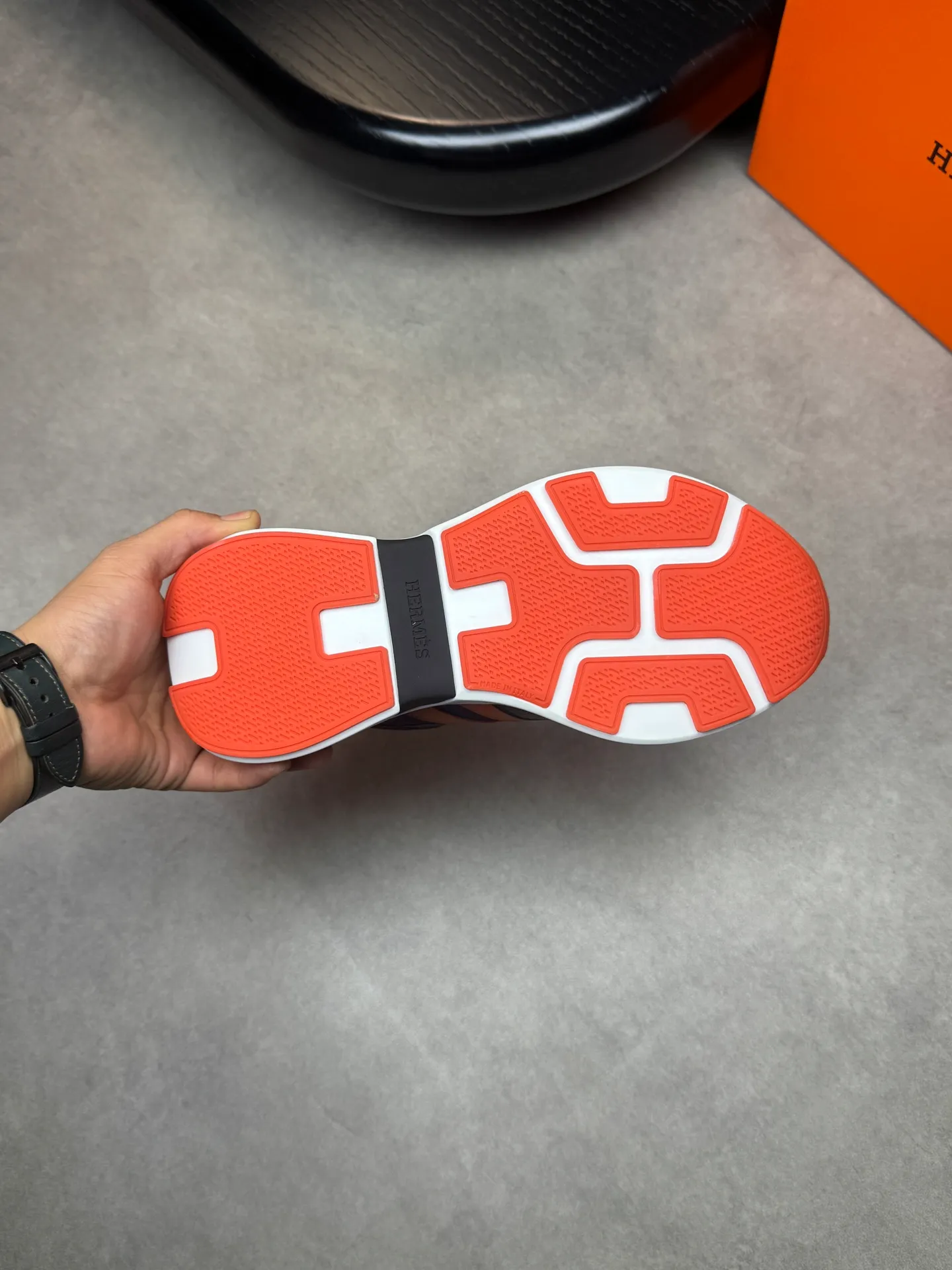 [HERMES] Hermès men's shoes 💰520💰 - high-end quality original items 🔍🔍🔍 casual sports shoes - upper: 🔝 pebbled calfskin, brand high mercerized canvas, body sewn with brand ´H´ totem, tongue brand logo cloth label - lining: water-dyed cowhide -Outsole: Ultra-light T men's shoes 💰U foam·rubber; two-color molded outsole -Ultra-high quality control·Fine workmanship: highlighted (high-end·luxury·grade) -Size: 39-44 (38, 45, can be customized)